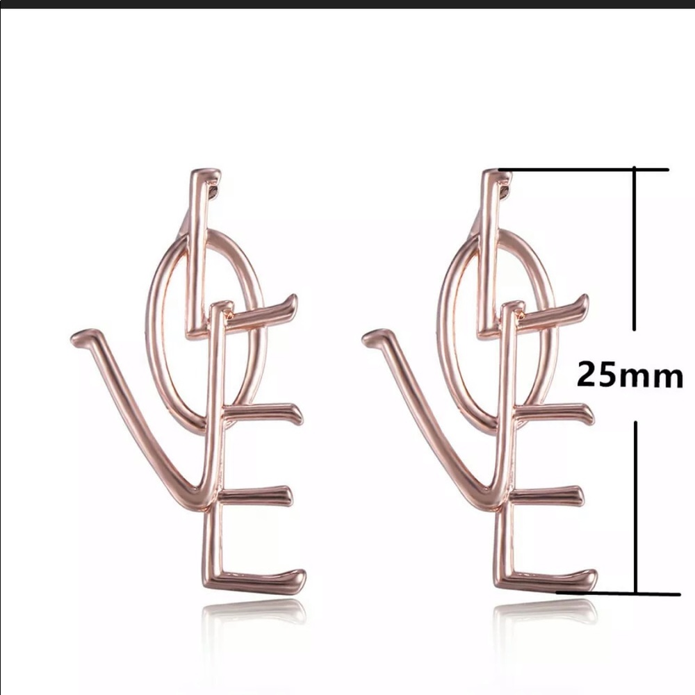 New Women’s Romantic LOVE Stud Earrings - Picture 9 of 12